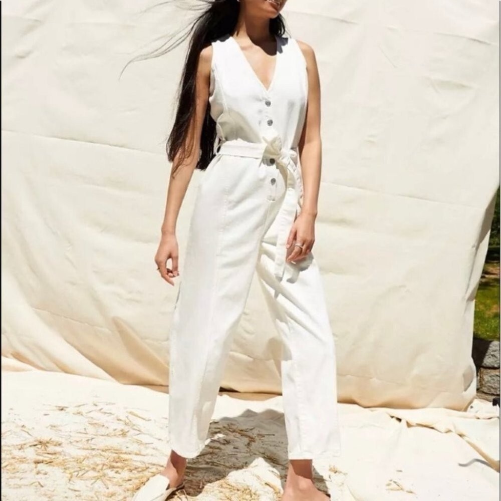 Madewell Denim Sleeveless Tie-Waist Jumpsuit in Tile White
